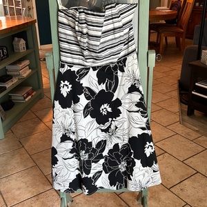 Black and White strapless dress, size 4